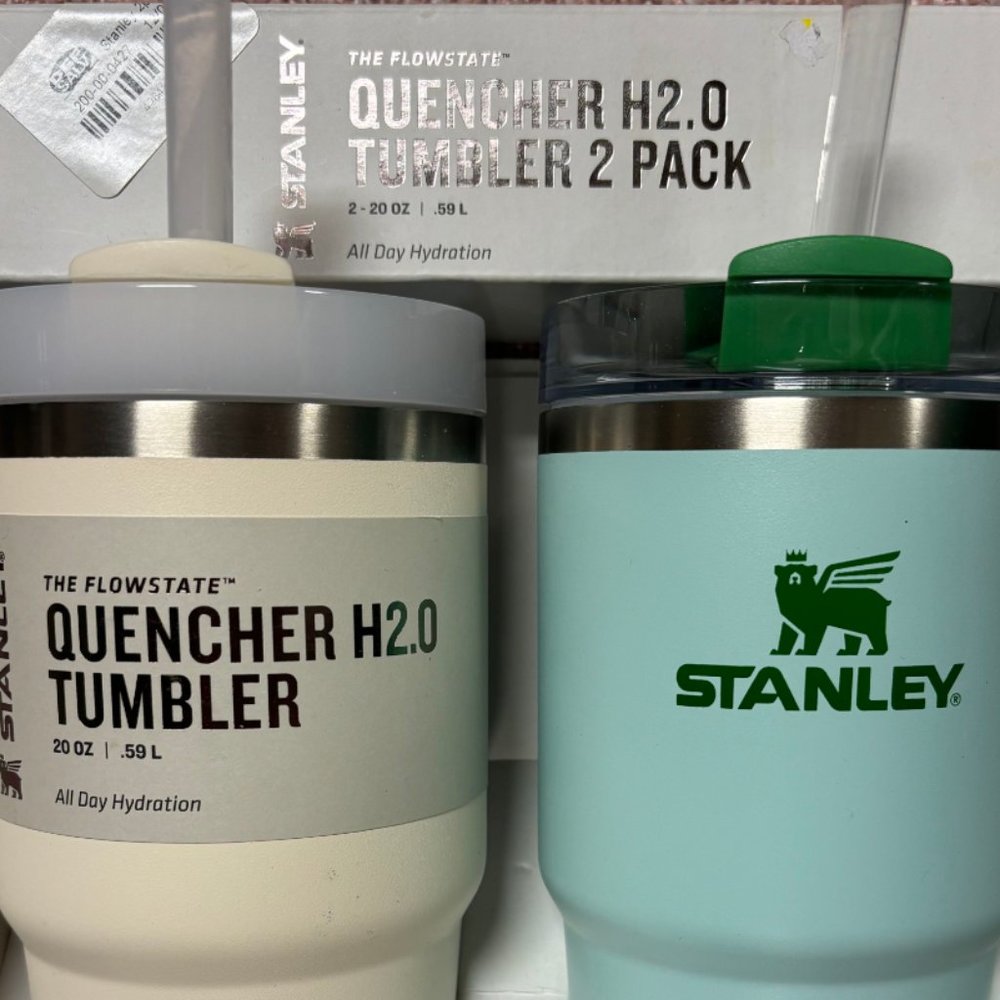 Stanley Cup The Flowstate Quencher H2.0 Tumbler 20 Ounces OZ Cream and Jade